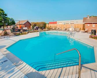 Residence Inn by Marriott Richmond West End - Richmond - Pool