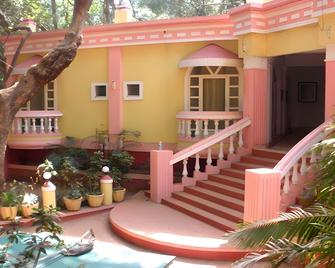 The Wayside Inn - Matheran - Lobby