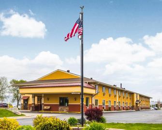 Quality Inn Janesville North - Janesville - Gebouw