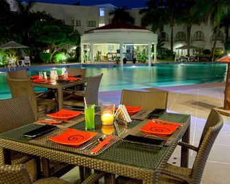Lemon Tree Hotel, Aurangabad - Aurangábád - Bar