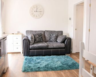 Little Oakleigh, Romantic, With A Garden In Four Crosses - Llanymynech - Sala de estar