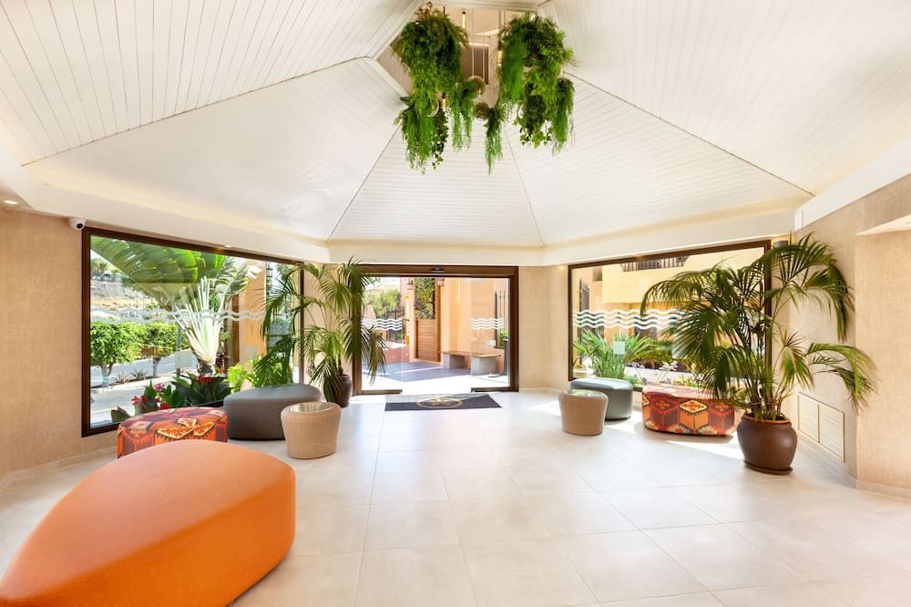 تاجورو فاميلي آند فن كوستا أديخي - اديجي - ردهة