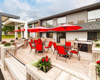 Comfort Inn - Charlottetown - Patio