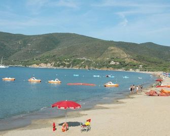 Residence Golfo Della Lacona - Lacona - Strand