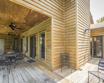Unforgetable Large 2BR, 2Bath, lake access condo on Lake Ouachita with lake view - Mount Ida - Patio