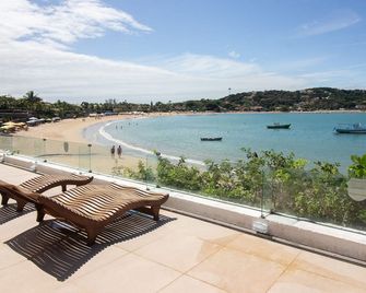 Mansão Pé na Areia da Ferradura Por Luxury Rentals - Búzios - Balcón