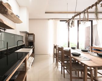 Pelangi 148 Beach Suites - North Kuta