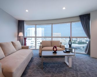 Rawabi Al Khobar Suites Hotel - Al Khobar - Living room