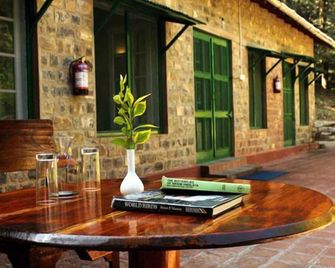 Fredy's Bungalow near Nainital - Bhimtal - Patio