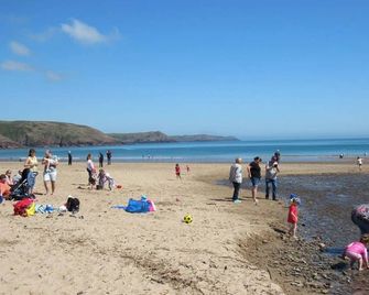 Nautical And Nice! A Few Steps From A Lovely Sandy Beach. Wifi Included. - Lamphey - Plage