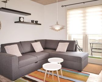 One-Bedroom Apartment In Varde - Varde - Olohuone