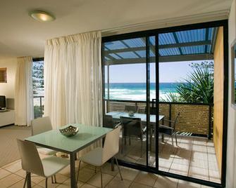 The Beach Retreat Coolum - Coolum Beach - Dining room