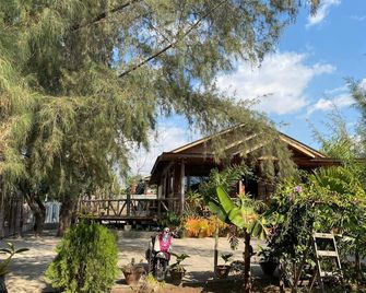 Trinity Family Inn - Nyaungshwe - Outdoors view