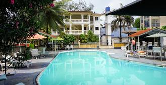 The Family Kingdom Resort - Freetown - Pool