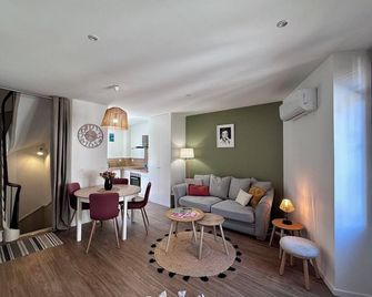 Casa Majour - Duplex coeur de ville - T2 - Climatisé - Brive-la-Gaillarde - Huiskamer