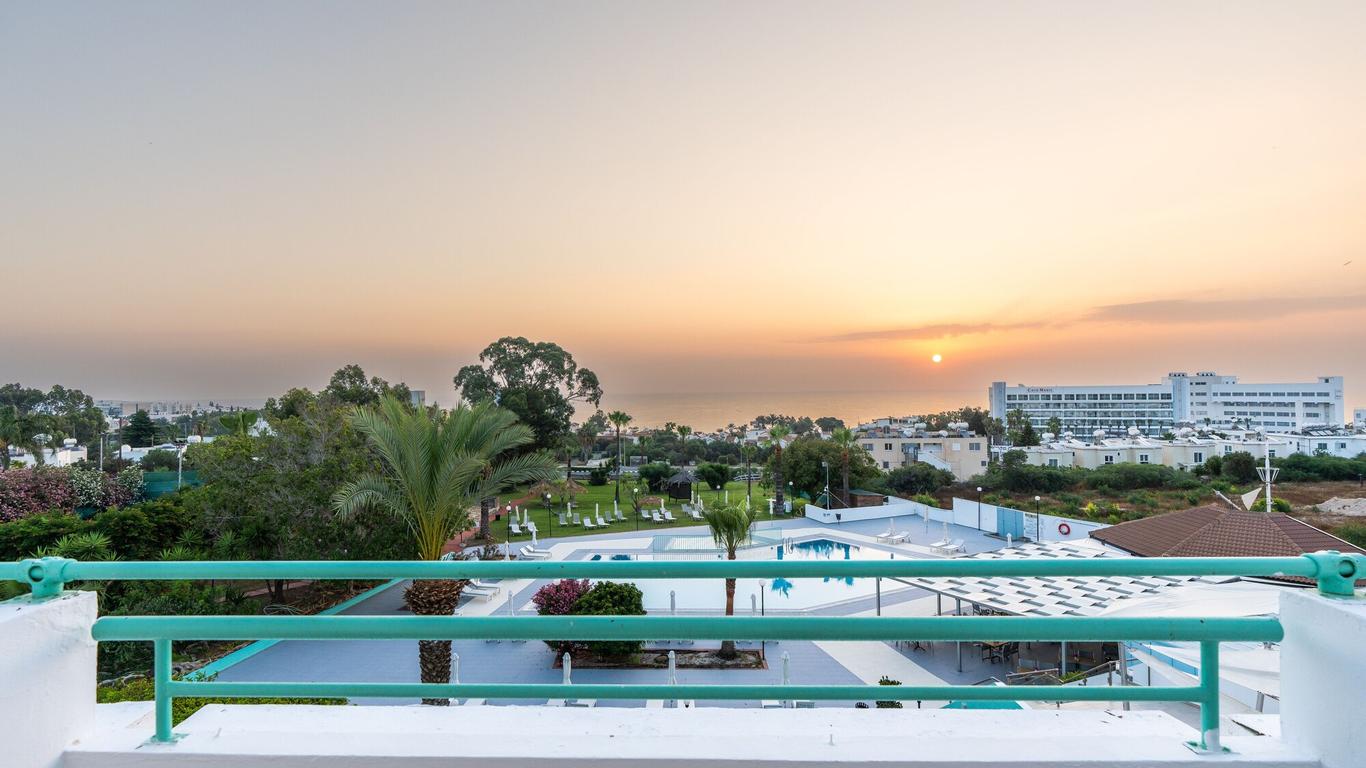Adelais Bay Hotel