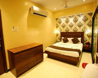 Garden Creek Residency - Mumbai - Bedroom