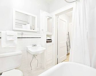 The 1920s Mainstay Studio Flat On Lower - Dallas