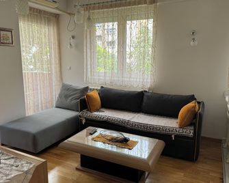 Prime City Apartments - Skopje - Wohnzimmer