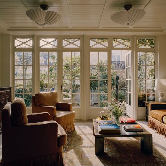 Living room view of Hotel Chateau Voltaire