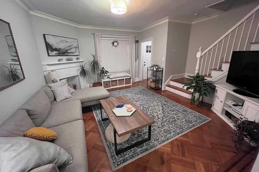 Brooklyn row house. Quiet Street. Close to waterfront, ferry, subways & bus. - Brooklyn - Salon