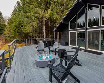 Flx Chalet I Finger Lakes Retreat Private Pond - Branchport - Balcón