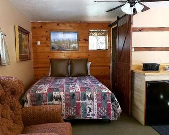 Cabin #3 - Eagle's Nest (Fireplace) - Payson - Bedroom