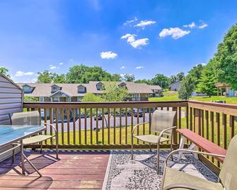 Cozy and Convenient Branson Condo with Balcony! - Branson