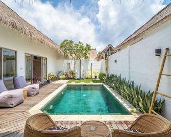 Villa Kayu - Pemenang - Piscina