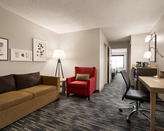 Country Inn & Suites by Radisson, Boise West, ID - Meridian - Living room