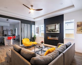 Contemporary Comfort Modern Home - Dallas - Stue