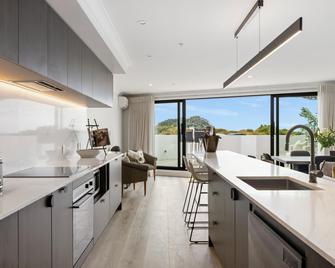 Belle Mer Beachfront Apartments - Self Serviced - Mount Maunganui - Kitchen