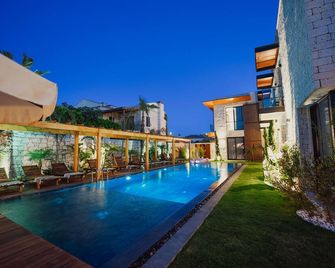 Enso Alacati - Cesme - Piscina