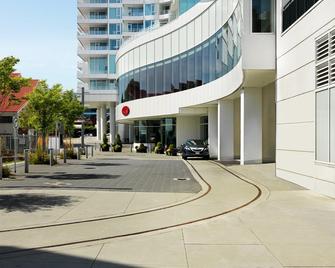 Pinnacle Hotel at the Pier - North Vancouver - Edifício