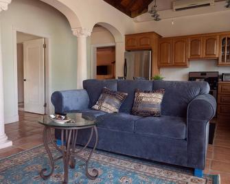 Private Luxury Villas - Leonards - Living room