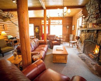 Charming Lake Louise Cabin | Fireplace Retreat - Lake Louise - Lounge