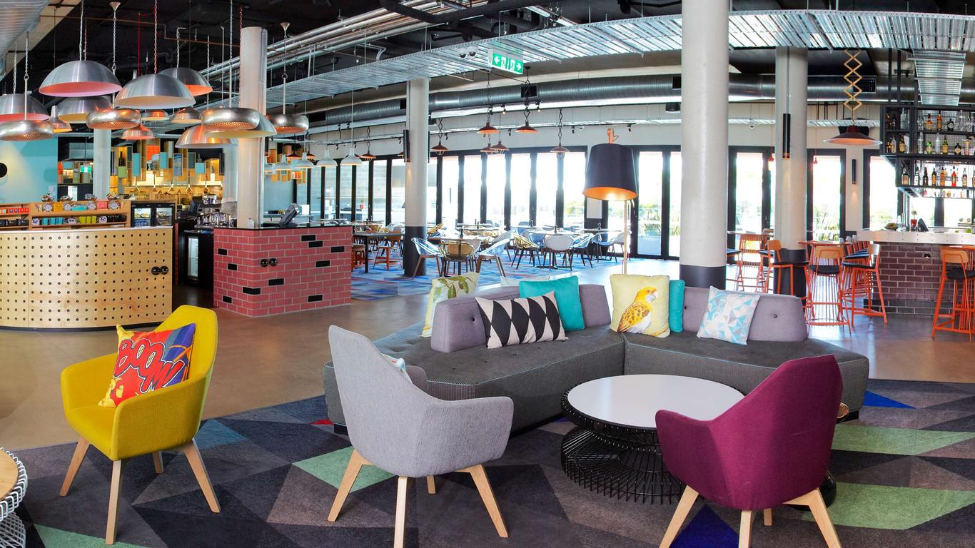 أتورا بلاكتاون