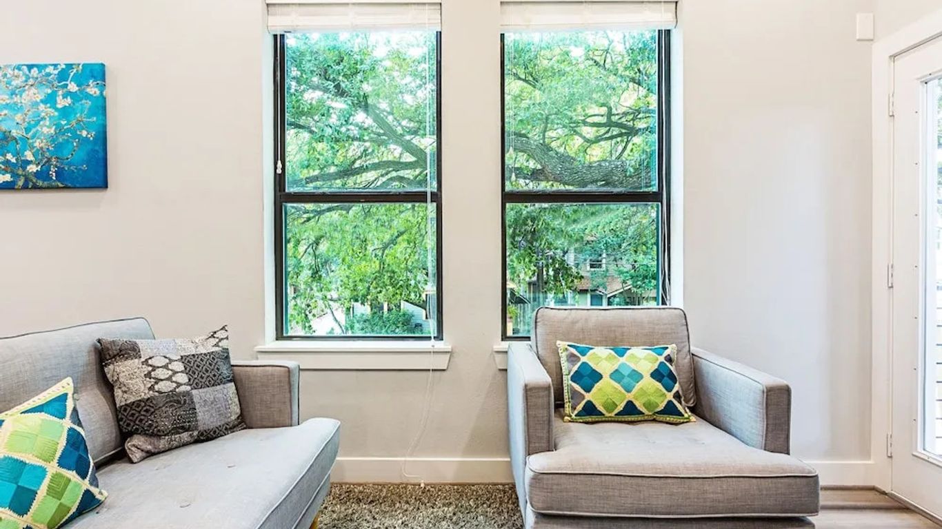 Montrose Guesthouse Suites