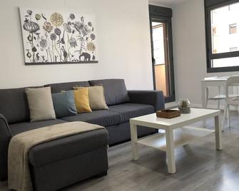 Comfortable 2-bedroom apartment in El Cañaveral near Wanda Airport - Madrid - Salon