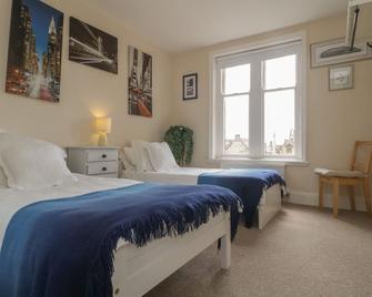 1 Abbey Court - Sherborne - Bedroom