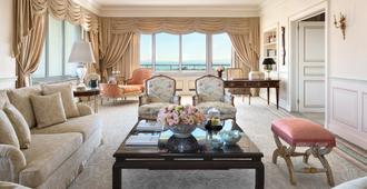 Four Seasons Hotel Ritz Lisbon - Lisbon - Living room
