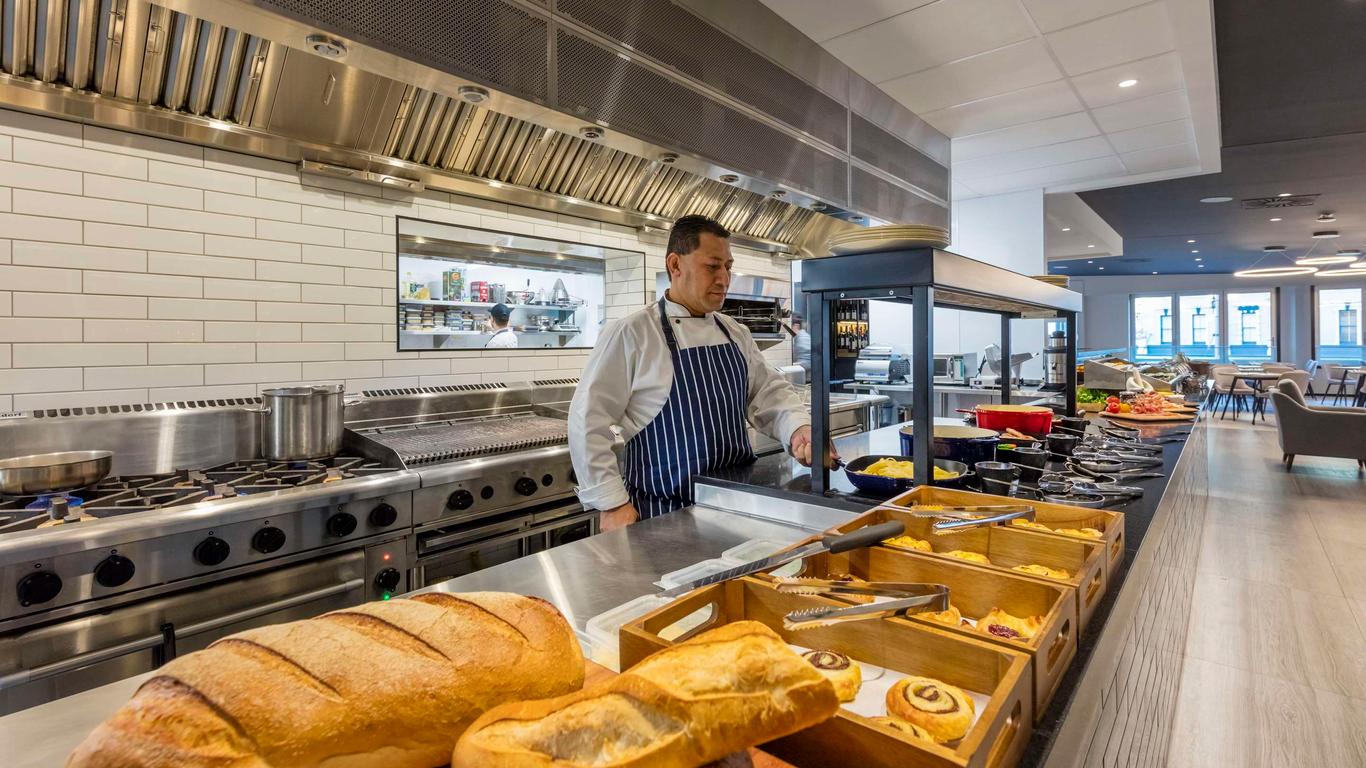 أوكس ويلنجتون هوتل