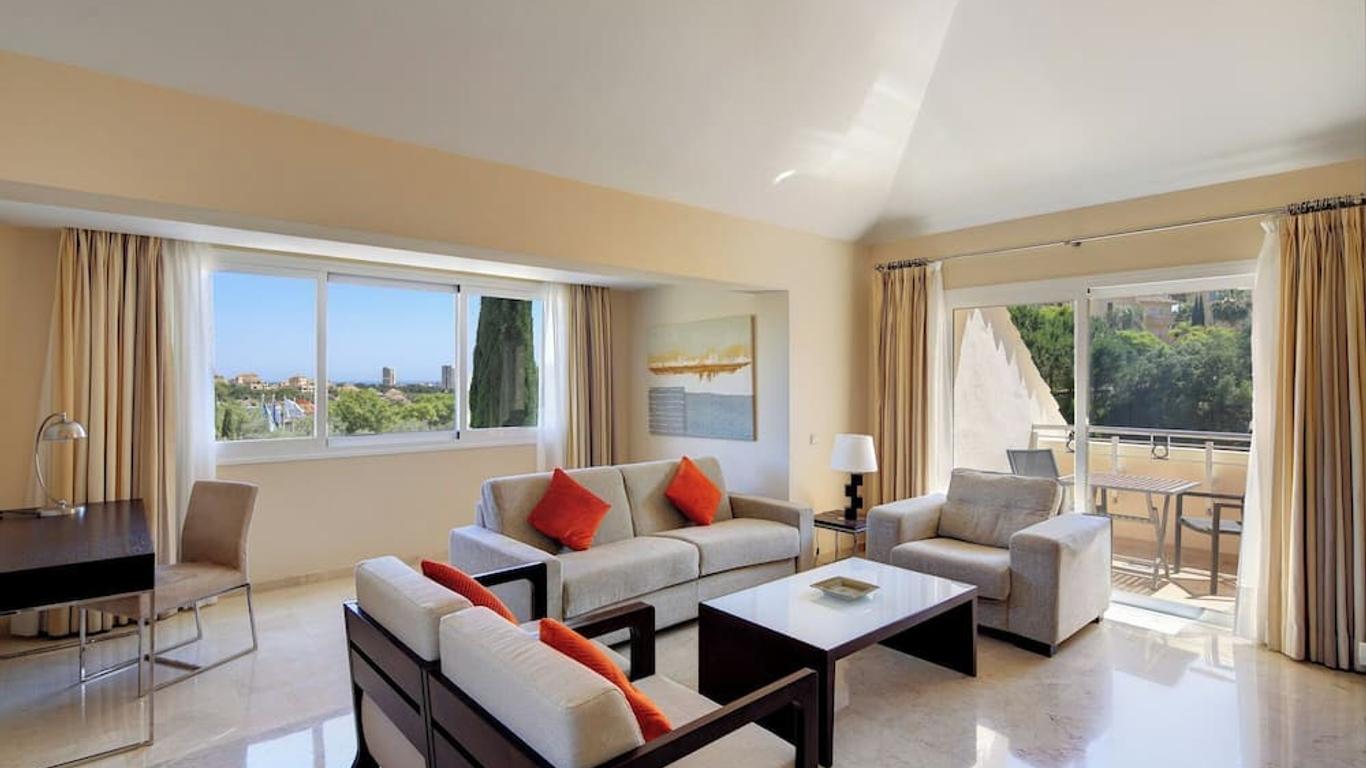Elviria Hills Living