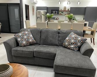 Guanaste Beach House Marbella - Marbella - Sala de estar