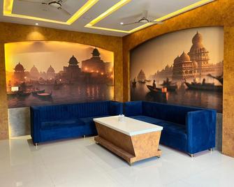 The Grand Chandra Hotel - Mirzāpur - Lobby