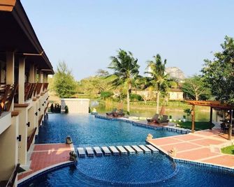 Elegancy Resort Hua Hin - Hua Hin - Piscina