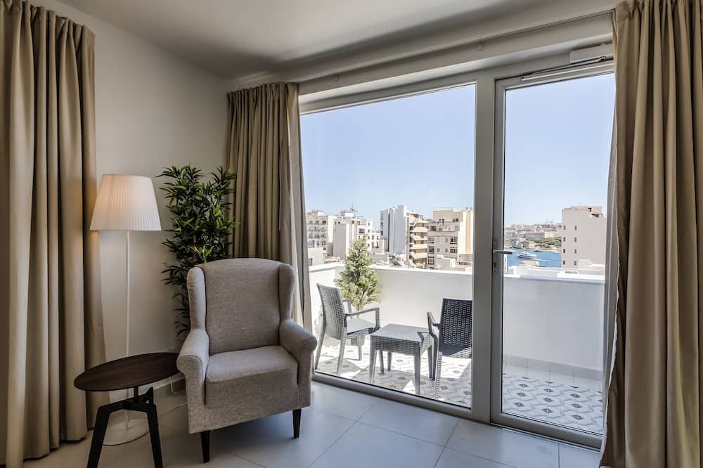 Two Pillows Boutique Hostel