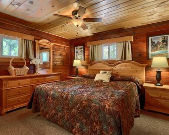 22B Bradleys Cabin - North Wawona - Bedroom
