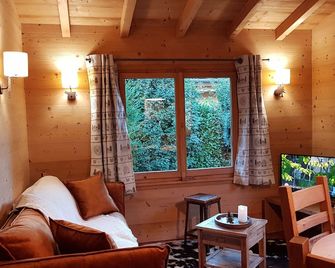 Two cosy chalets in a quiet location Mountain view, near Annecy & Aravis - Thônes - Salon