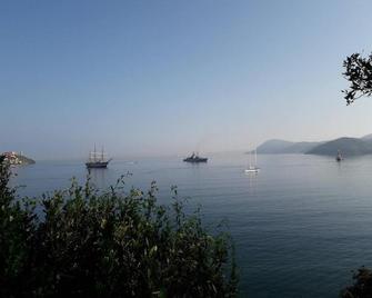 Hotel Grotte Del Paradiso - Portoferraio - Spiaggia